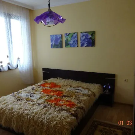 Apartament Апартамент При Яворовите Скали
