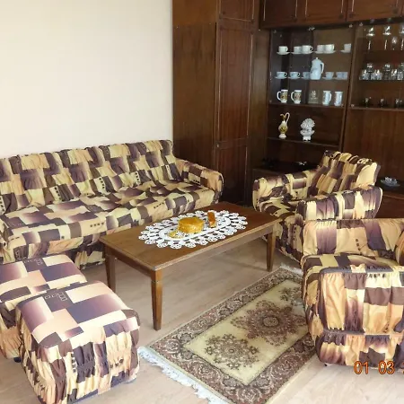 Apartament Апартамент При Яворовите Скали